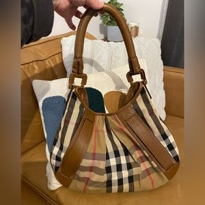 Burberry purse